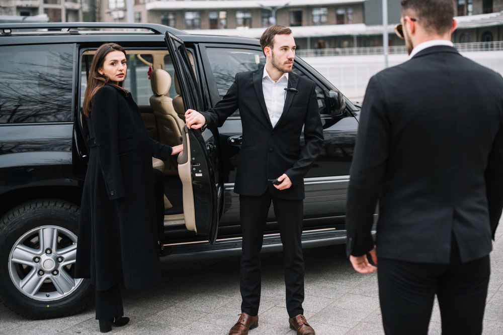 How to Book a Private Car with Chauffeur for UAE Summer Events 2025